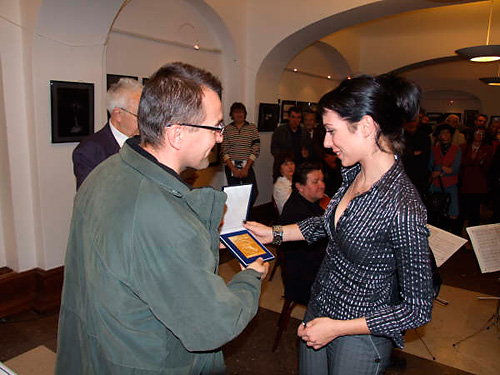 Ivana Milić prima nagradu